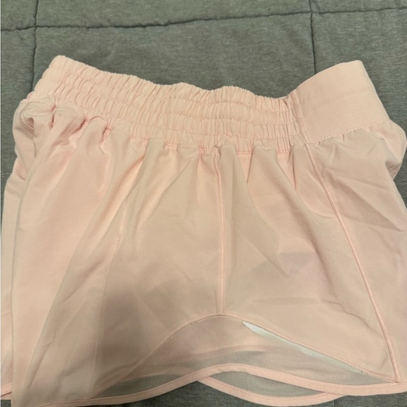 Lululemon hotty hot Light Pink Shorts - Picture 4 of 7